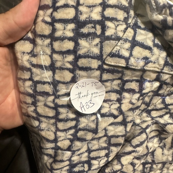 Crazy Horse Men's Button up Shirt Blue white Geometric print Rayon Size L GUC - Picture 10 of 10